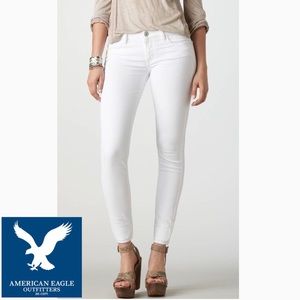 AMERICAN EAGLE Low Rise White Jeggings! Size 4